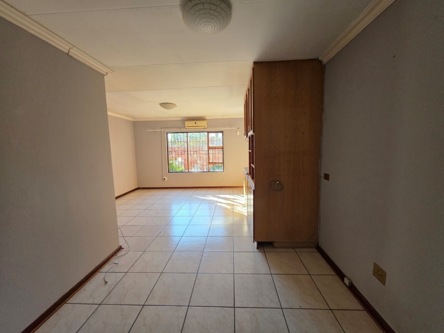 To Let 3 Bedroom Property for Rent in Langenhovenpark Free State